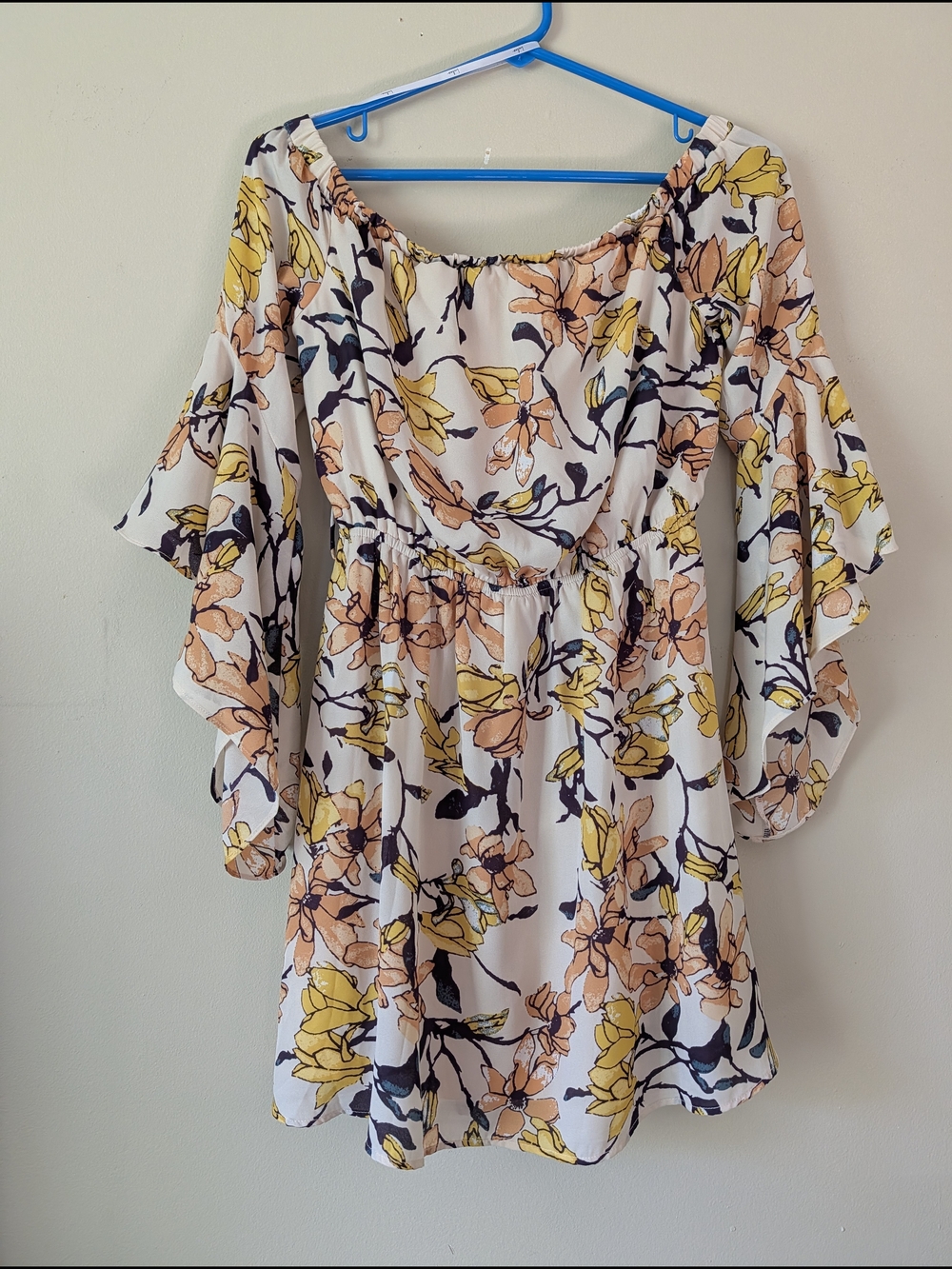 Lulu's Blush Floral Print
Off-the-Shoulder Dress size Small